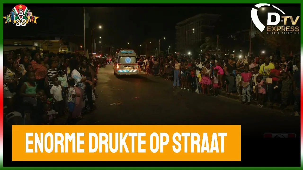 Flitsen vanuit Fred Derbystraat (Suriname)
