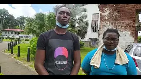 Jonge ondernemers bieden petitie aan bij President