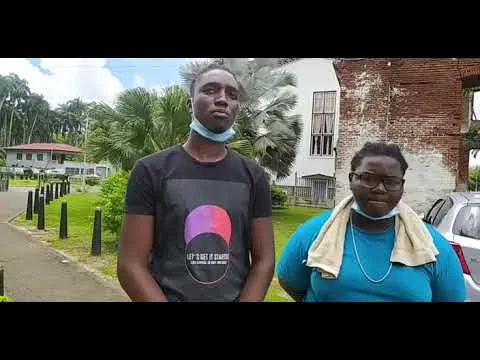 Jonge ondernemers bieden petitie aan bij President