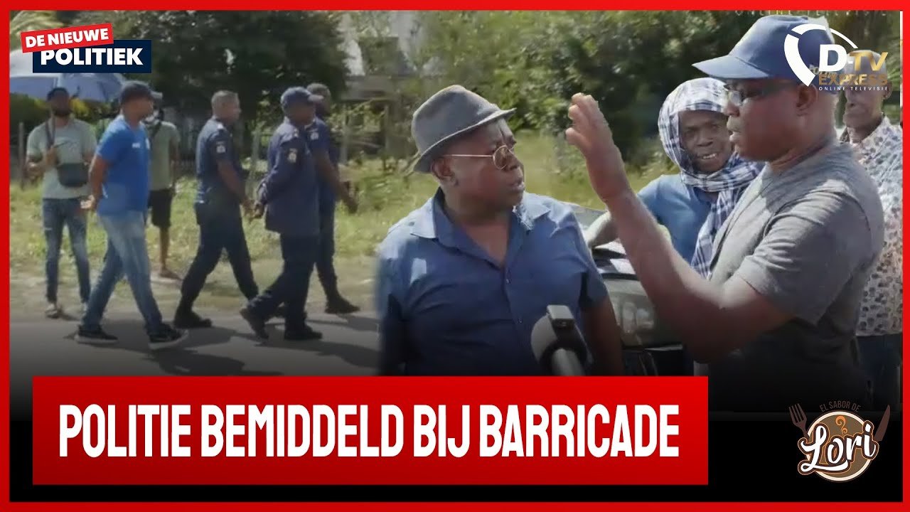 Politie bij Barricade in Para (Suriname)