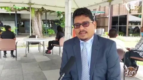 VHP fractieleider Asis Gajadien