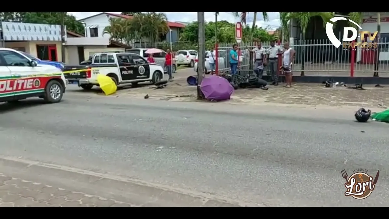 Zware aanrijding met dodelijk afloop Johannes Mungra straat.