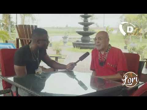 Desire Bouterse over wateroverlast Brokopondo en benefit concert NDP
