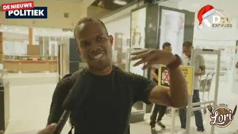 Flitsen aankomst FIFA arbiter Zachari Zeegelaar