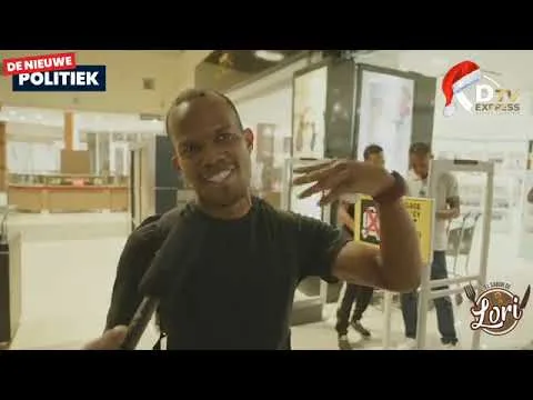 Flitsen aankomst FIFA arbiter Zachari Zeegelaar