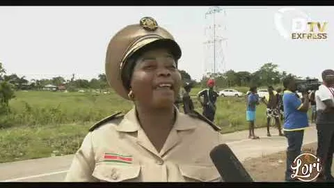 Flitsen wegbarricade paranam