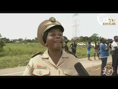 Flitsen wegbarricade paranam