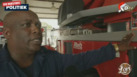 Hoe veilig om te gaan met vuurwerk. brandweer woordvoerder Olten Pinas