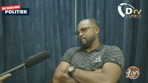 in gesprek met Rashley Resida