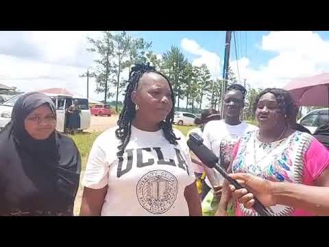 Leerkrachten Moengo protesteren – zijn de situatie beu! (Suriname)