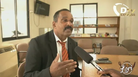 Open Politiek gesprek met DNA lid Mahindre Jogi