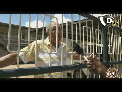 personeel Stg Volkshuisvestig sluit grote poort in protest