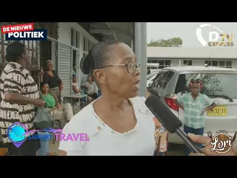 Vernieling en inbraak bij Geertruida Pontschool. Ouders met handen i/h haar