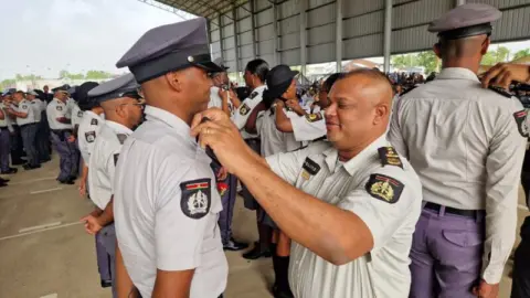 560 politieambtenaren worden op 6 maart bevorderd