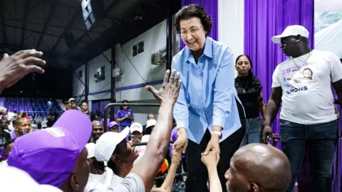 NDP benadrukt rol van vrouwen en wijst op leiderschap Simons