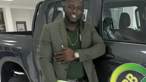 SBB-bestuur draagt D. Pinas voor na schorsing directeur Ruben Ravenberg