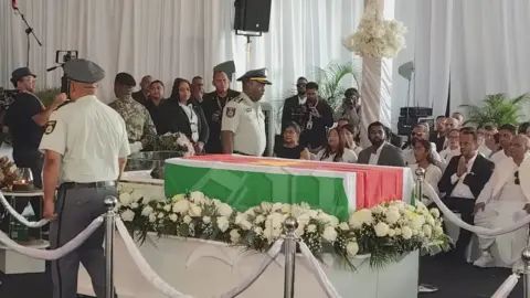 Adhin: “Wat wij voor het land deden, blijft bestaan” bij afscheid Santokhi