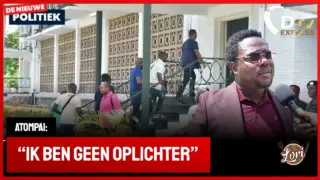 Flitsen aankomst Atompai en Politiebond bij Kabinet President