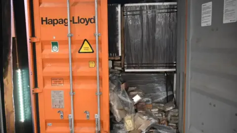 Bijna 3,9 ton cocaïne onderschept in haven van Rotterdam